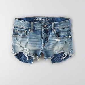 AEO; Destroyed Jean Shortie Super Stretch